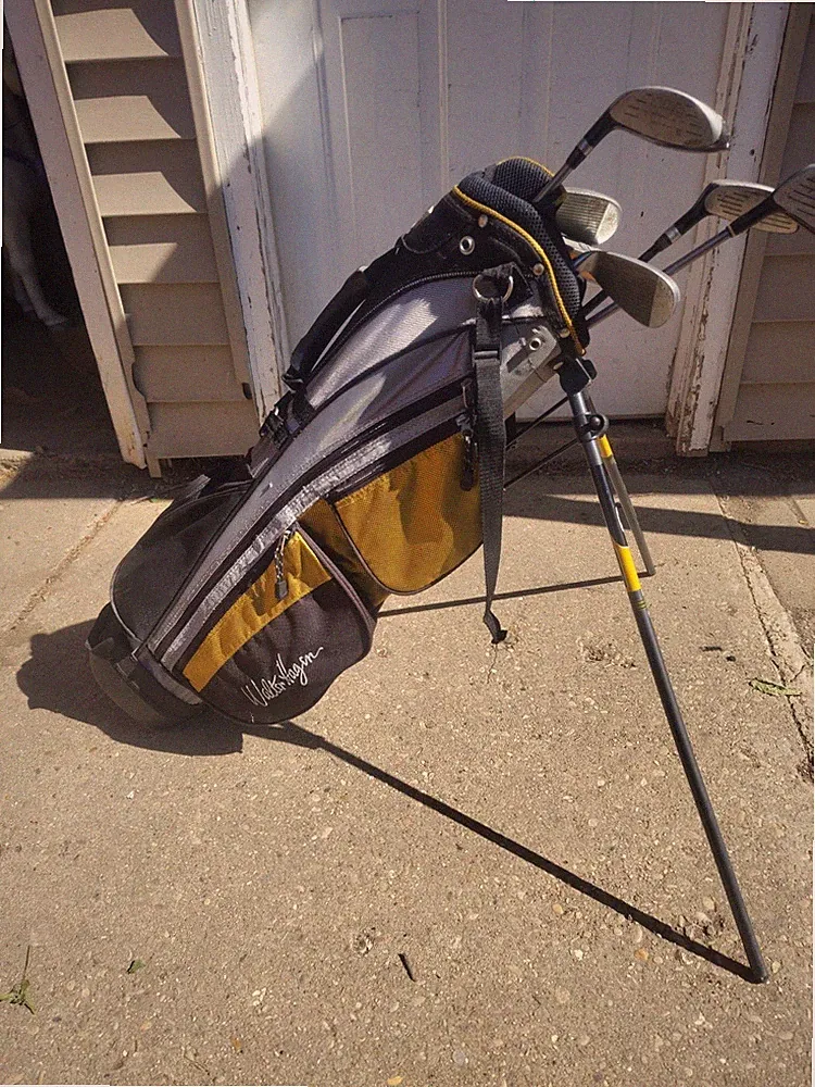 Walter Hagen JR Series III Junior Golf Club Lot & Stand Bag - 6 Clubs - RH Hybri