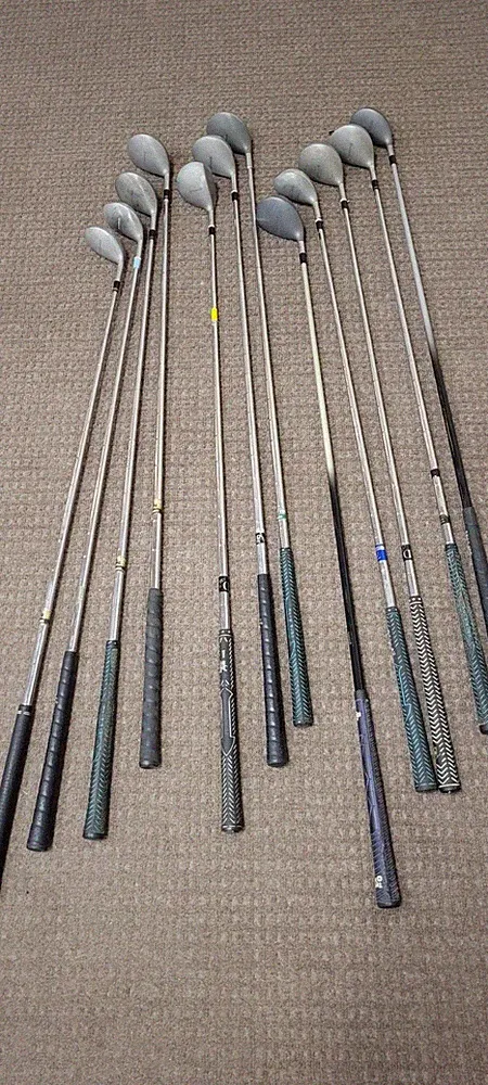 TaylorMade 12 Golf Clubs Lot