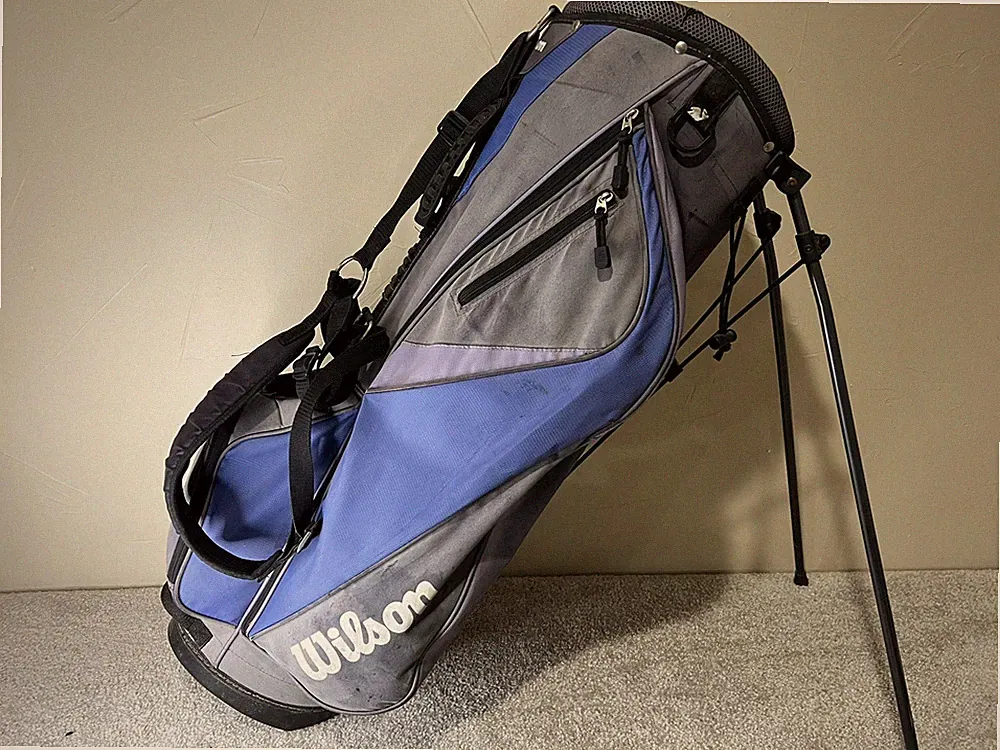 Wilson Golf Bag With Stand. EUC. Blue/Purple/Gray Ladies Golf Bag