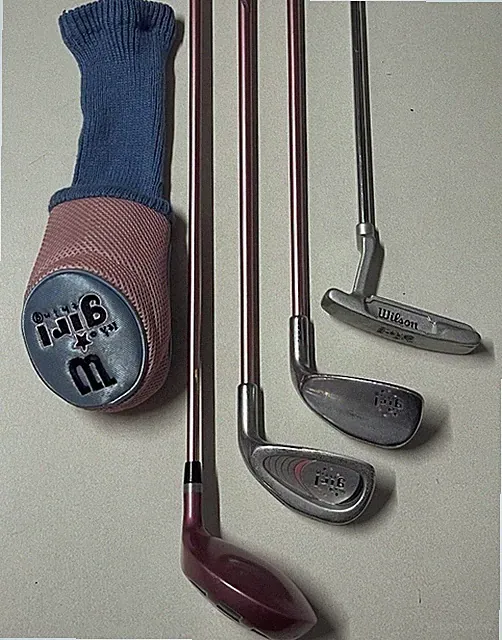 WILSON Golf Club Set Junior "It's a Girl Thing" RH, Driver, Iron, Wedge, Putter