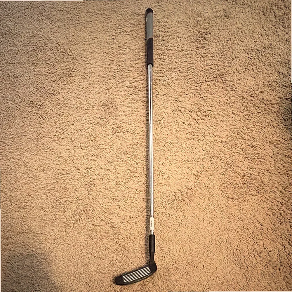 Wilson Harmonized Right-Handed Chipper Golf Club Black/Silver/Red/Gray