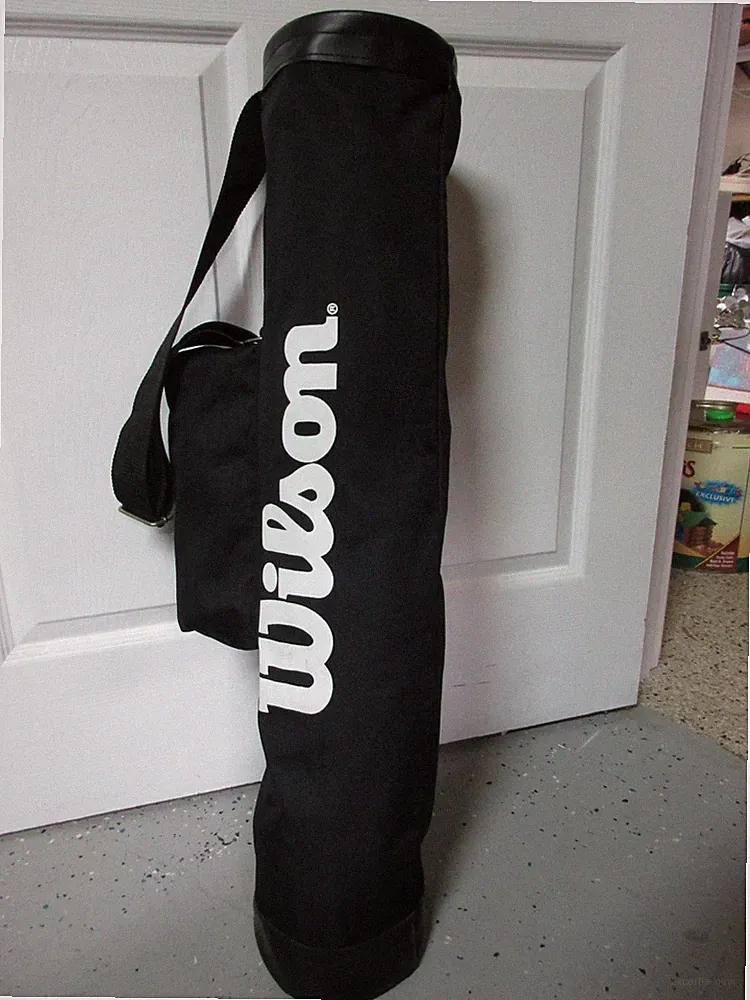 Wilson Lightweight Black Sunday Carry Golf Bag - Adjustable Strap - Flawless Con