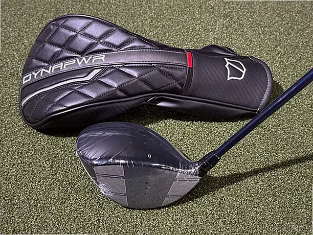 WILSON MAX DYNAPWR 9 º DRIVER "FUJIKURA VENTUS TR 5S" W/ HEADCOVER