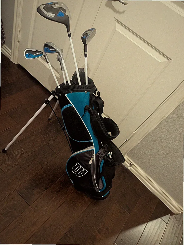 Wilson Profile JDL Jr. Ages9-12-6 Clubs Driver-Hyb-LongIron-ShortIron-Wedge-Put