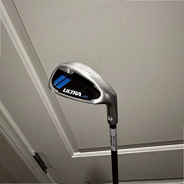 Wilson Sports Juniors Ultra BLK Large Wedge Golf Club –Youth Golf Club, RH Wedge
