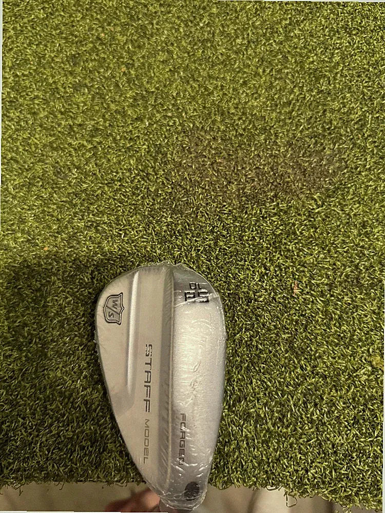 Wilson Staff Model 58.10* Wedge, Dynamic Gold 120 Stiff Flex, RH