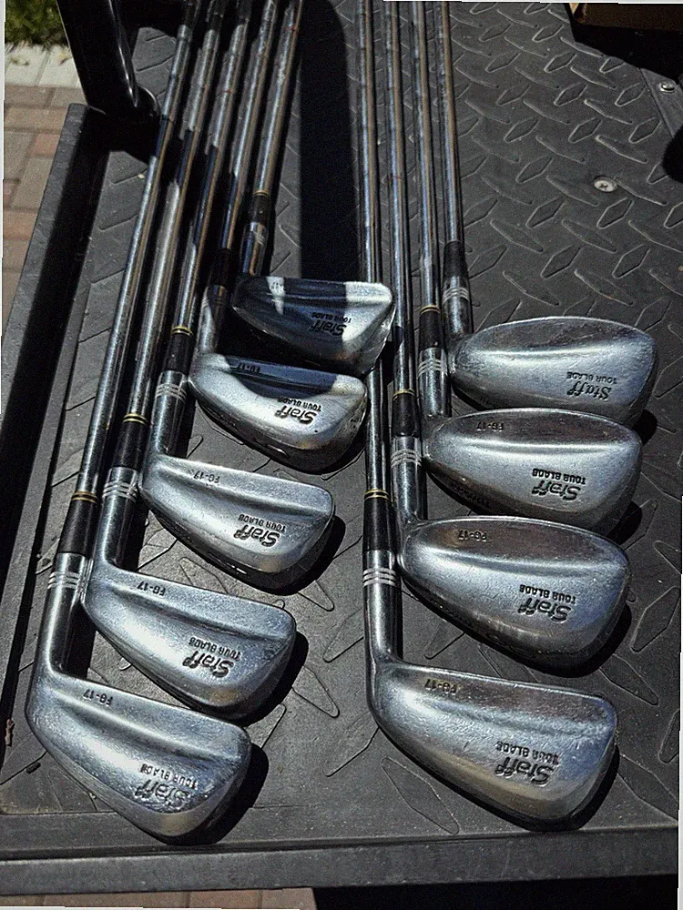 Wilson Staff Tour Blade FG-17 Golf Club Set 2-Pw Irons Stiff Flex RH