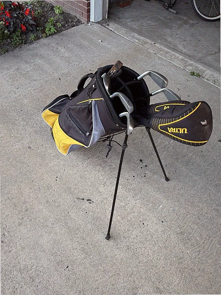 Wilson Ultra Golf Club Set With Stand Bag