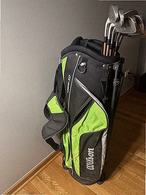 Wilson XD Linear Bag Only With Stand and Strap Green 7 Way With some clubs