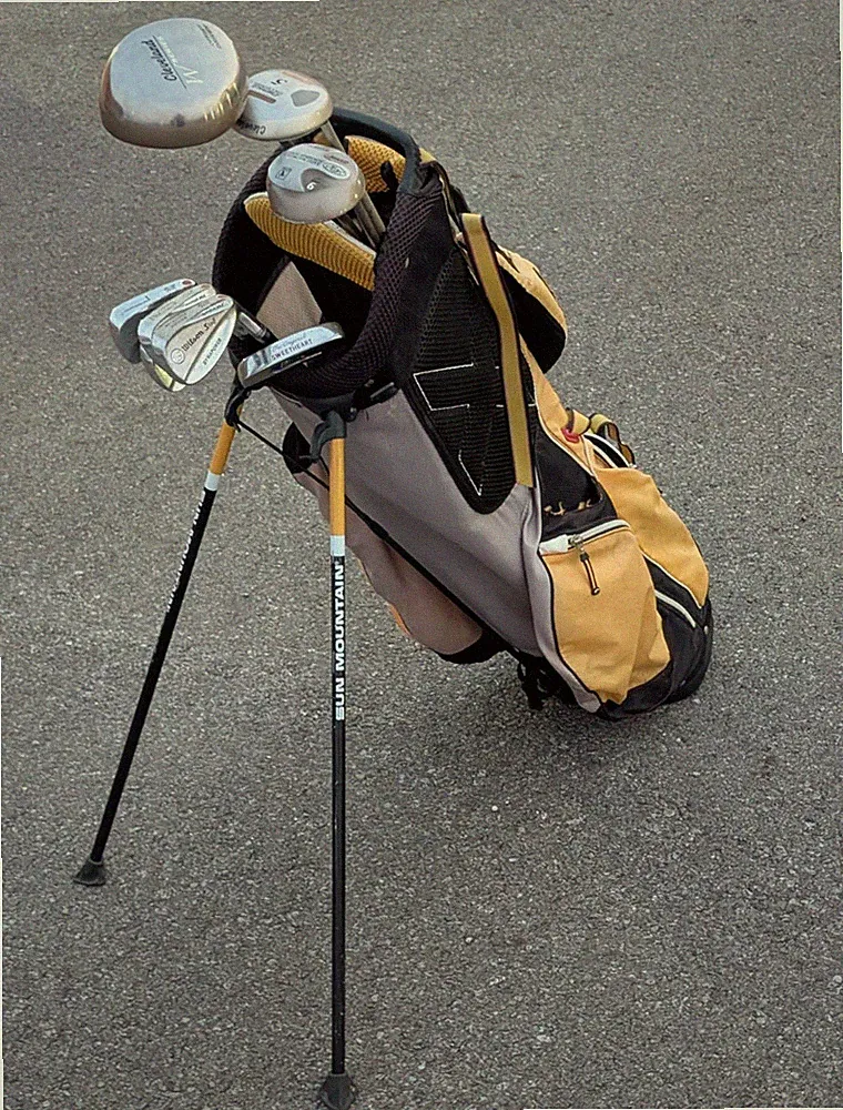 Women's 8 Club Golf Set- Cleveland Driver, Wilson Irons, Sweetheart Putter - RH