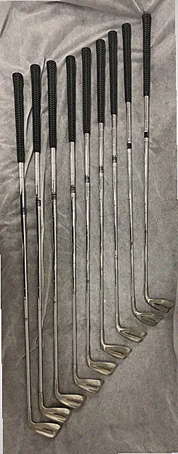 Women's Complete Right-Hand Golf Club Set- Size: Large, NEW