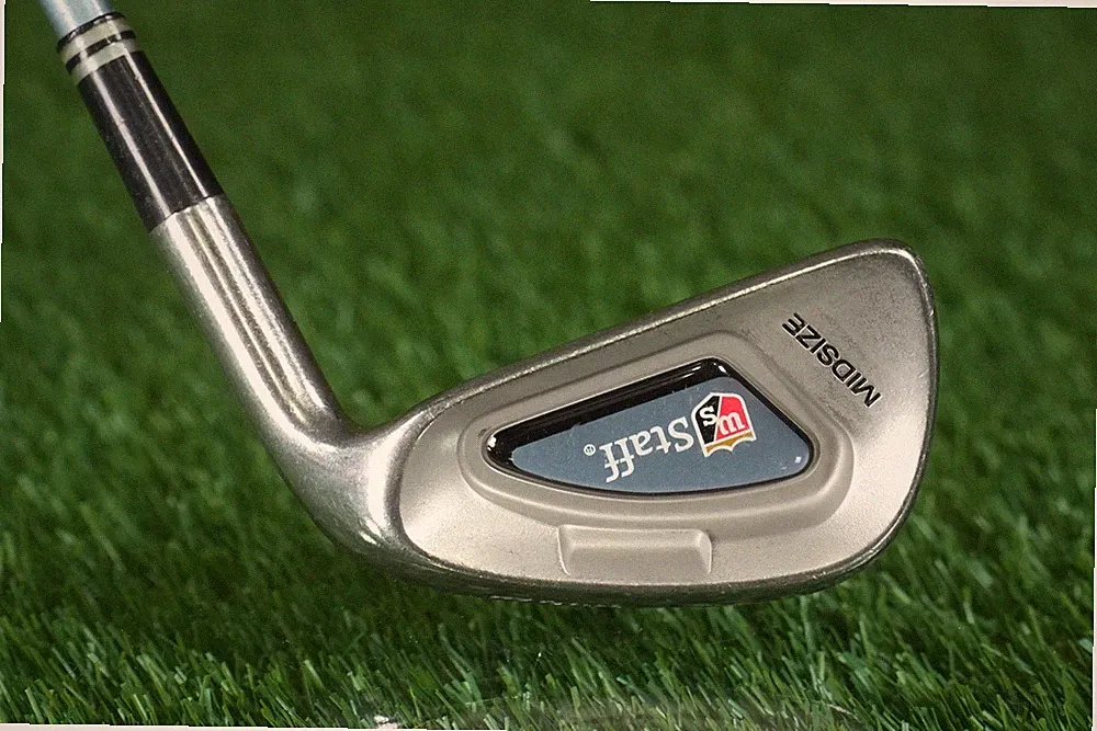 Women's Wilson Staff Midsize 7 Iron Ladies Flex Graphite+Lamkin Standard Grip RH
