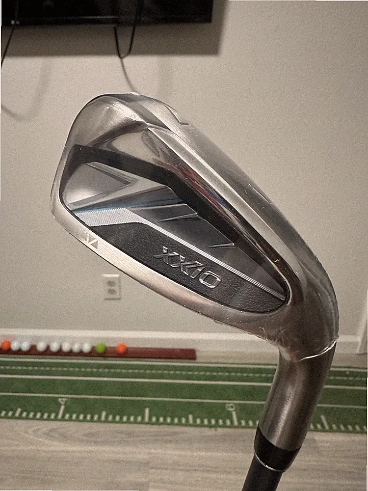 XXIO 14 Golf Set 5-PW, SW Graphite Shaft Mens Regular Flex RH 7 Clubs Total