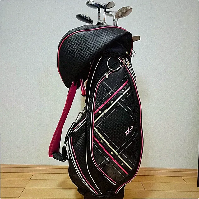 XXIO Ladies Golf Club Set with Putter & Bag, Used, Condition: Damaged