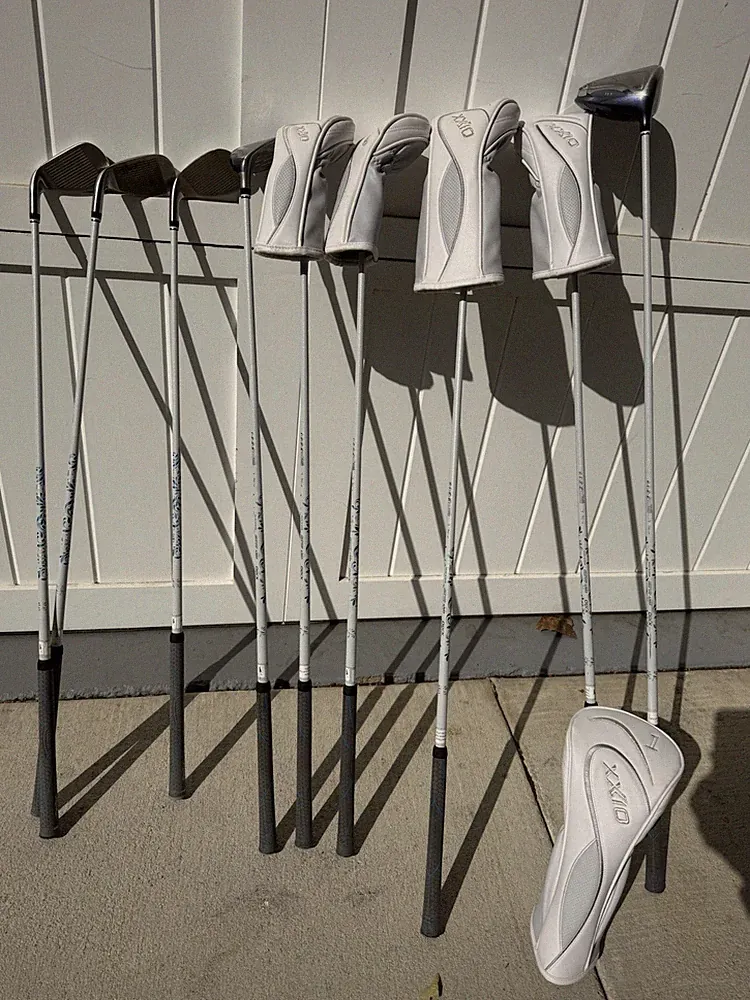 XXIOLadies clubs A,P,9irons,Hybrids8,7,6, Woods4,7, Driver 11.5'