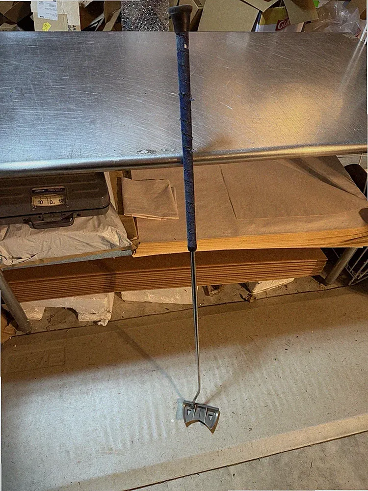 YES Sandy Long Broomstick Putter