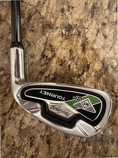 Youth/Junior RH MacGregor Tourney MT Jr 5 Iron with a graphite shaft